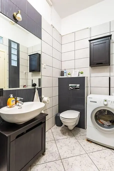 Annicku'S Stylish Budapest Apartment