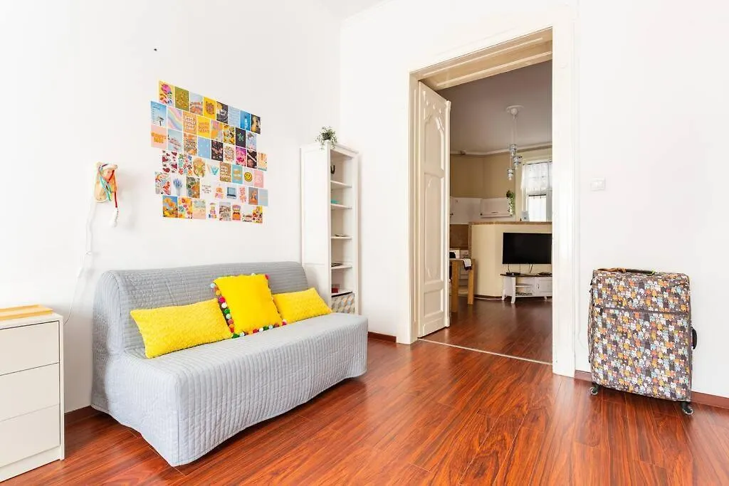 Annicku'S Stylish Budapest Apartment